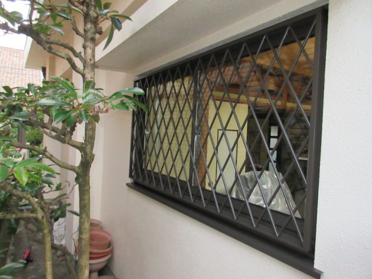 ペアガラス＋面格子サッシで快適＆安心に。LIXIL デュオPGサッシ